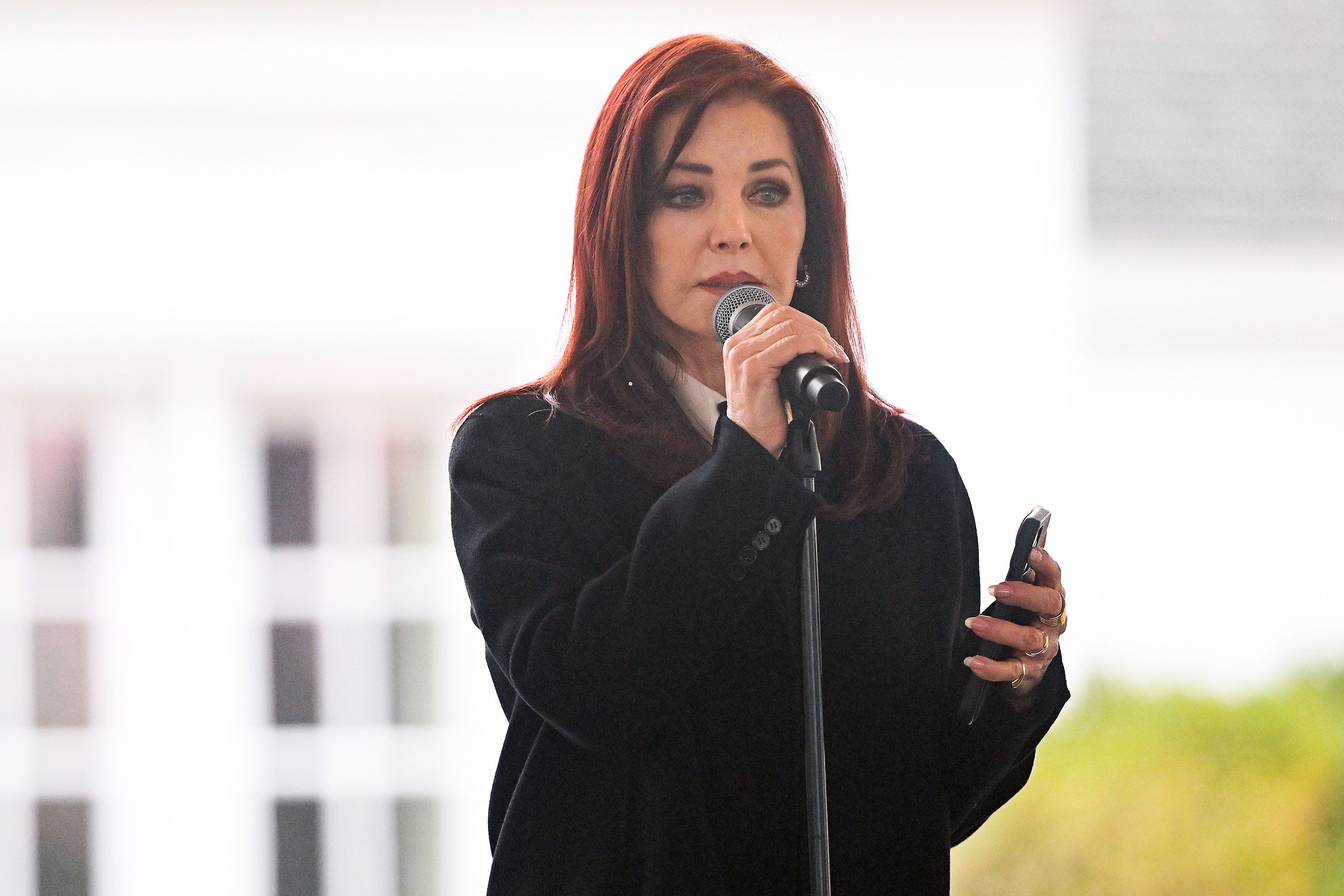 Priscilla Presley addressing the attendees at her late daughters Lisa Marie Presley funeral